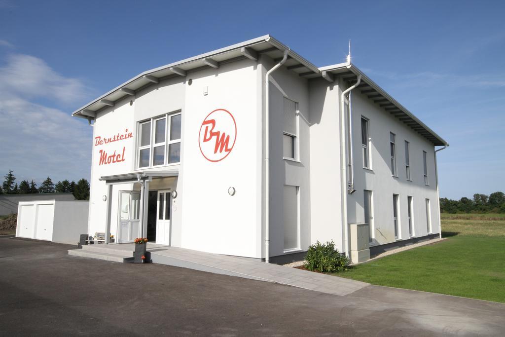 Bernstein-Motel Marchegg エクステリア 写真