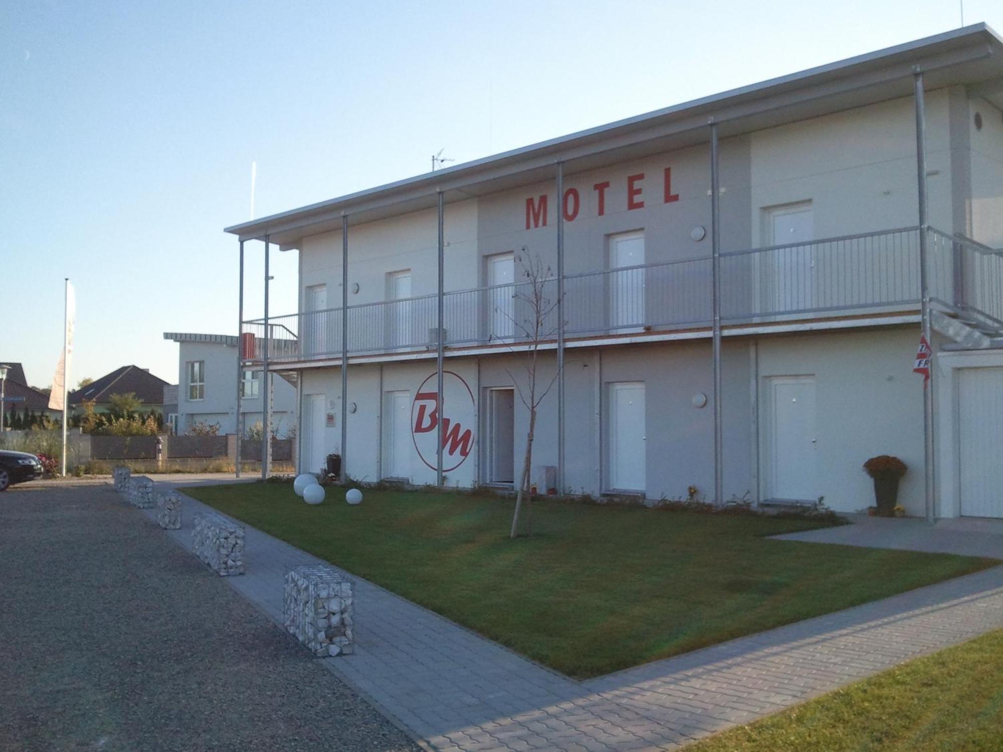 Bernstein-Motel Marchegg エクステリア 写真