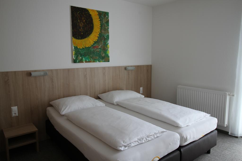 Bernstein-Motel Marchegg エクステリア 写真